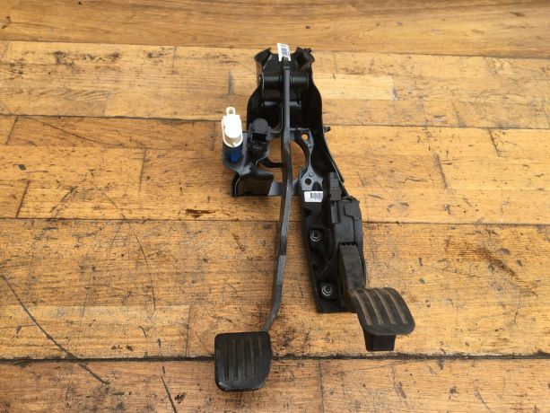 pedalnyi-uzel-pedal-gaza-tormoza-ford-mondeo-4-kgba-16i-rest-art-39200-big-2