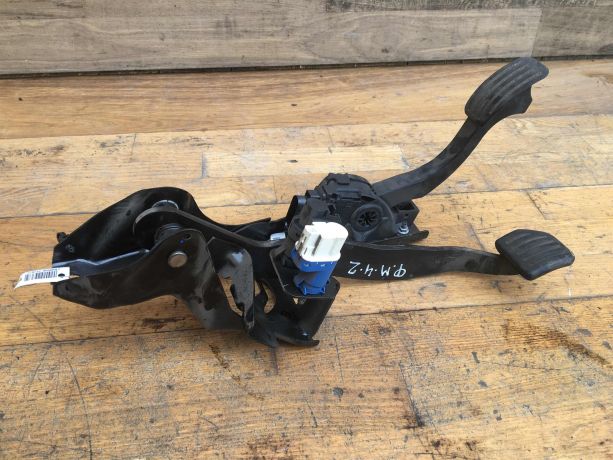 pedalnyi-uzel-pedal-gaza-tormoza-ford-mondeo-4-kgba-16i-rest-art-39200-big-3
