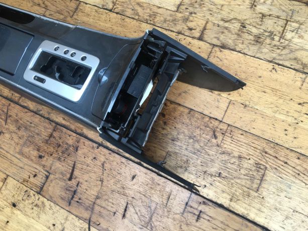 podlokotnik-tonnel-mazda-6-gg-art-39907-big-3