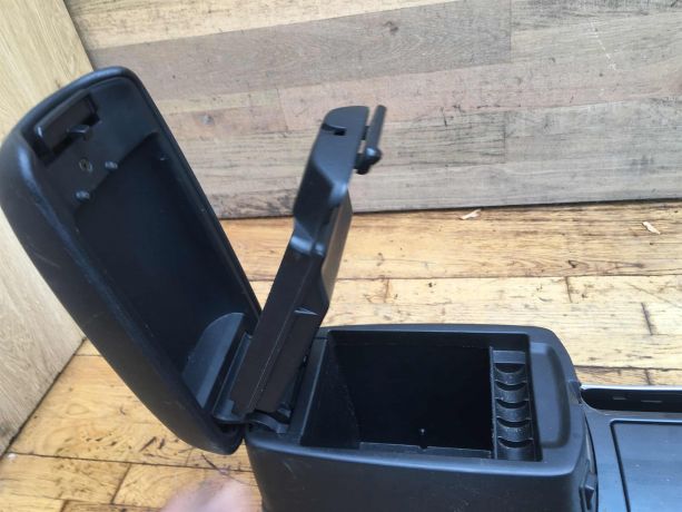 podlokotnik-tonnel-mazda-6-gg-art-39907-big-5