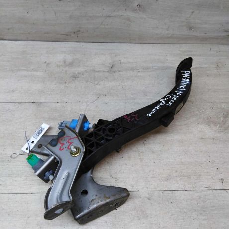 pedal-scepleniia-renault-megane-2-do-rest-art-40116-big-1