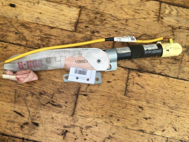 poduska-bezopasnosti-airbag-pravaia-v-krysu-mazda-6-gg-art-40166-big-1