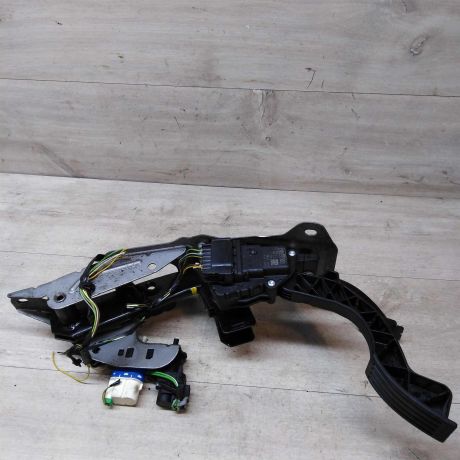 pedal-gaza-ford-focus-2-do-rest-art-40258-big-3