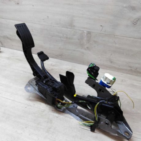 pedal-gaza-ford-focus-2-do-rest-art-40258-big-0