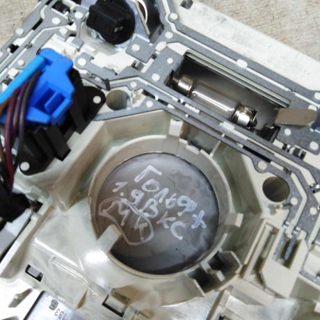 plafon-salonnyi-volkswagen-golf-plus-05gv-art-40653-big-3