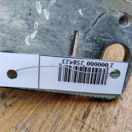 petlia-dveri-zadniaia-levaia-volkswagen-passat-b7-art-41211-big-1