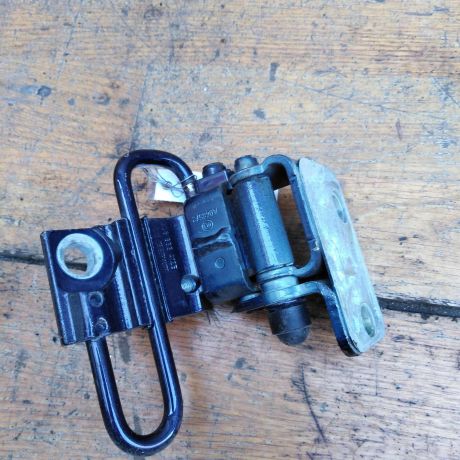 petlia-dveri-zadniaia-pravaia-volkswagen-passat-b7-art-41258-big-0