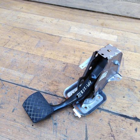 pedal-tormoza-volkswagen-passat-b7-art-41353-big-0