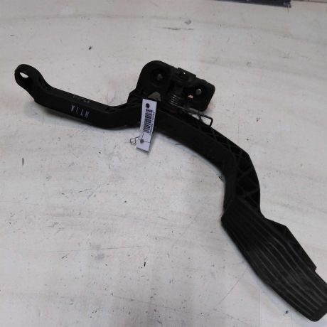 pedal-gaza-hyundai-elantra-iii-xd-2-do-rest-art-41541-big-2