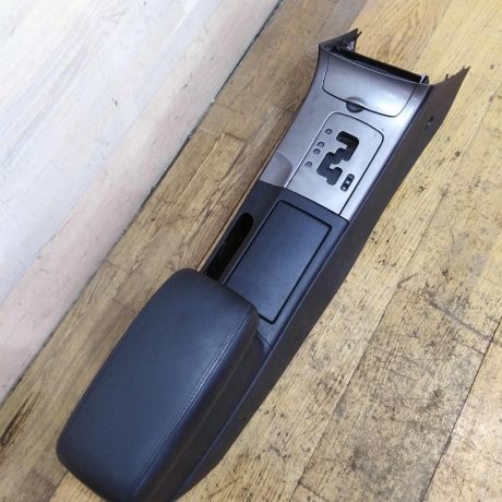 podlokotnik-mazda-6-art-42996-big-1