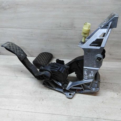 pedalnyi-uzel-akpp-volkswagen-passat-b5-gp-art-43028-big-1