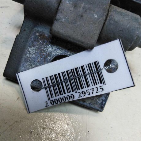 petlia-dveri-volvo-xc90-rest-art-43274-big-1