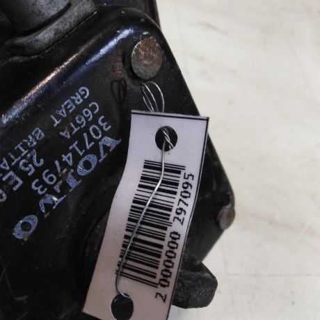 kreplenie-zapasnogo-kolesa-volvo-xc90-rest-art-43440-big-4