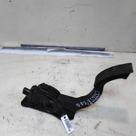 pedal-gaza-ford-focus-3-rest-17gv-iqdc-art-44463-big-0