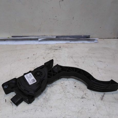 pedal-gaza-ford-focus-3-rest-17gv-iqdc-art-44463-big-2