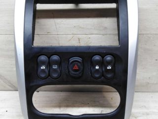 ramka-magnitoly-knopka-avariinoi-signalizacii-steklopodieemnikov-nissan-almera-iii-g15-art-47212