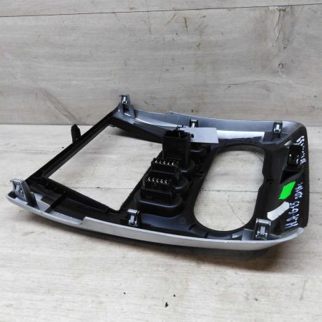 ramka-magnitoly-knopka-avariinoi-signalizacii-steklopodieemnikov-nissan-almera-iii-g15-art-47212-big-2