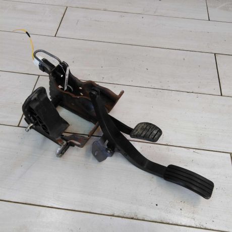 blok-pedalei-lada-largus-art-47725-big-1