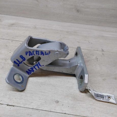 petlia-zadnei-levoi-raspasnoi-dveri-verxniaia-lada-largus-art-47981-big-3