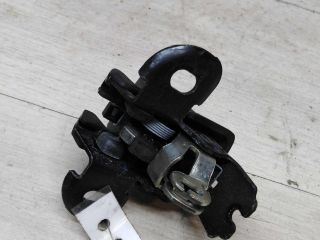 petlia-zadnei-levoi-raspasnoi-dveri-verxniaia-lada-largus-art-47982