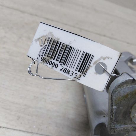 petlia-nizniaia-raspasnoi-zadnei-levoi-dveri-lada-largus-art-48143-big-1