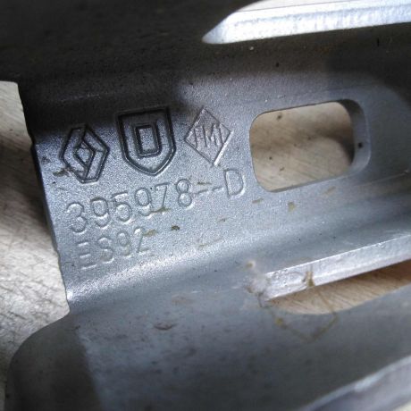 petlia-nizniaia-raspasnoi-zadnei-levoi-dveri-lada-largus-art-48143-big-3