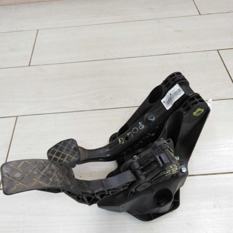 pedalnyi-uzel-blok-pedalei-volkswagen-polo-sedan-mkpp-art-49673-big-0