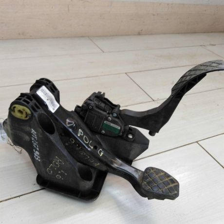 pedalnyi-uzel-blok-pedalei-volkswagen-polo-sedan-mkpp-art-49673-big-1