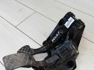 pedalnyi-uzel-blok-pedalei-mkpp-volkswagen-polo-sedan-art-49677
