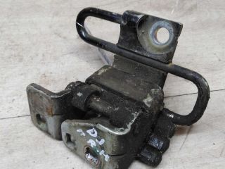 petlia-dveri-peredniaia-pravaia-nizniaia-volkswagen-jetta-5-16i-art-50056