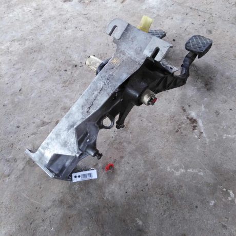 pedalnyi-uzel-audi-100-c4-pedal-audi-a6-c4-art-50078-big-1
