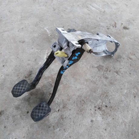 pedalnyi-uzel-audi-100-c4-pedal-audi-a6-c4-art-50078-big-0