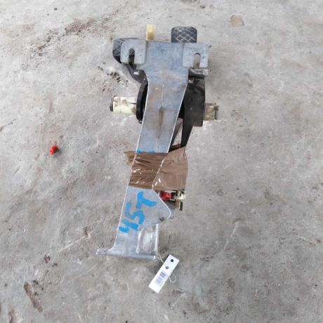 pedalnyi-uzel-audi-100-c4-pedal-audi-a6-c4-art-50082-big-1