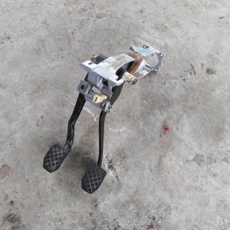 pedalnyi-uzel-audi-100-c4-pedal-audi-a6-c4-art-50082-big-0