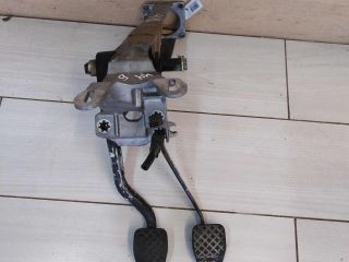 pedalnyi-uzel-audi-100-c3-perexodnaia-pedal-art-50083