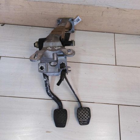 pedalnyi-uzel-audi-100-c3-perexodnaia-pedal-art-50083-big-0