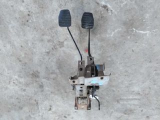 pedalnyi-uzel-audi-100-c3-ne-perexodnaia-pedal-art-50133