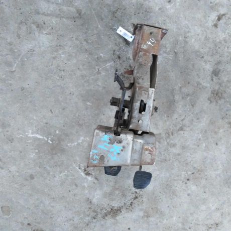 pedalnyi-uzel-audi-100-c3-ne-perexodnaia-pedal-art-50133-big-1