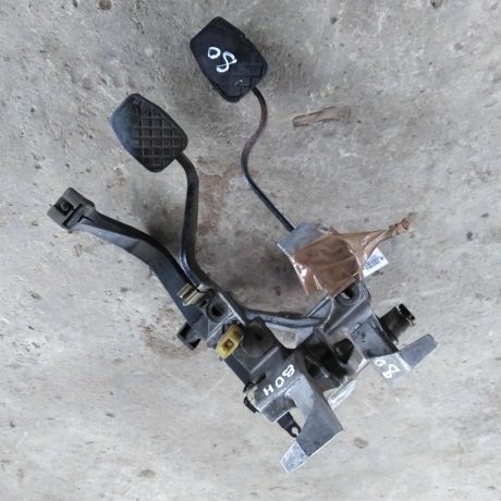 pedalnyi-uzel-audi-80-b3-pedal-art-50276-big-1