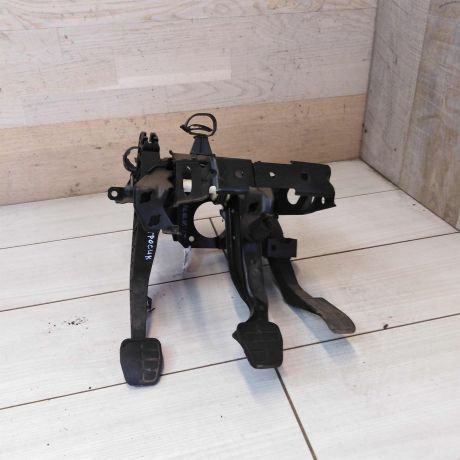 pedalnyi-uzel-volkswagen-golf-3-pedal-volkswagen-vento-art-50282-big-0