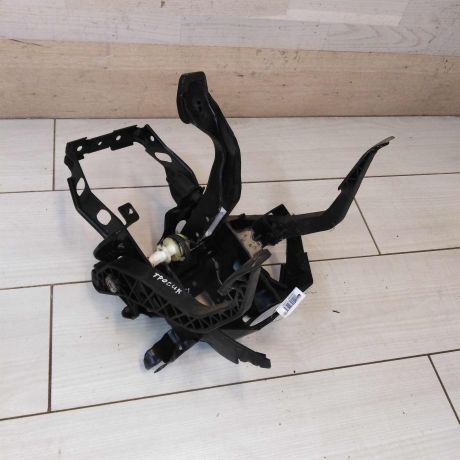 pedalnyi-uzel-volkswagen-golf-3-pedal-volkswagen-vento-art-50282-big-3