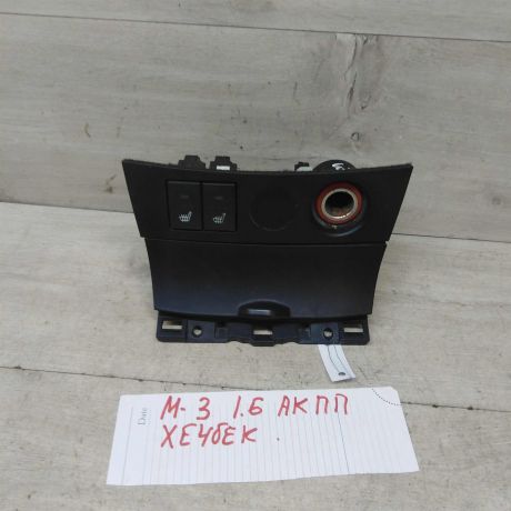 pepelnica-knopki-obogreva-sidenii-mazda-3-bk-xetcbek-art-51043-big-0