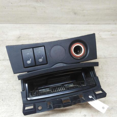 pepelnica-knopki-obogreva-sidenii-mazda-3-bk-xetcbek-art-51043-big-2
