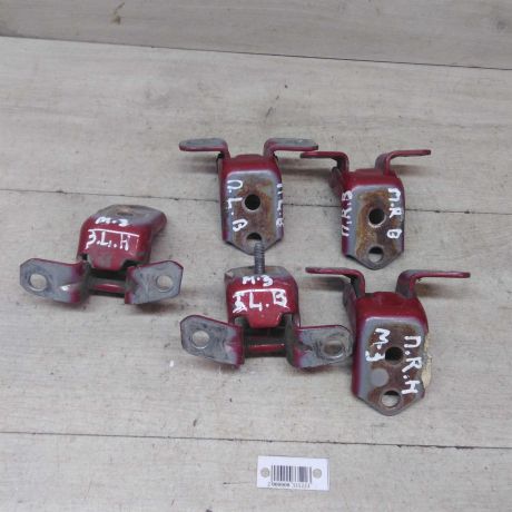 petlia-dveri-mazda-3-bk-xetcbek-art-51503-big-0