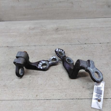 petlia-dveri-ford-focus-2-rest-art-51611-big-0