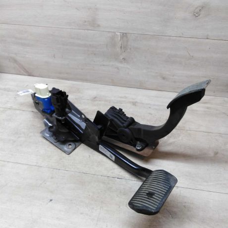 pedalnyi-uzel-pedal-gaza-ford-focus-2-do-rest-16i-hwda-akpp-art-52140-big-3