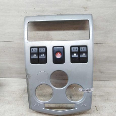 ramka-magnitoly-knopki-upravleniia-renault-logan-i-art-53204-big-0