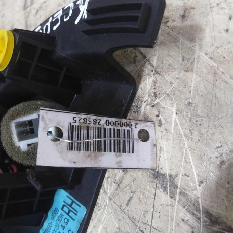 dinamik-akusticeskii-perednii-pravyi-pishhalka-kia-cerato-2-art-53896-big-2