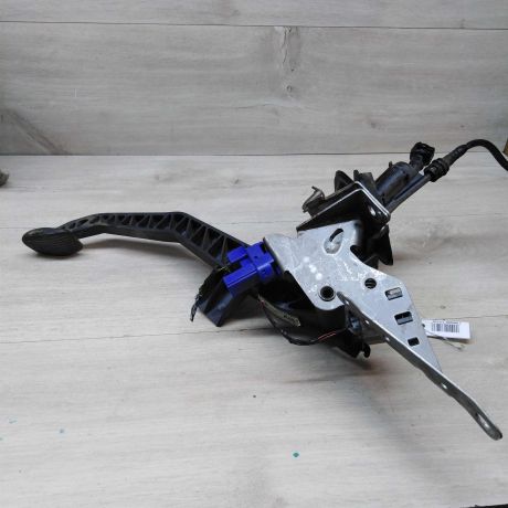 pedal-scepleniia-ford-c-max-04gv-cilindr-scepleniia-glavnyi-art-54702-big-2