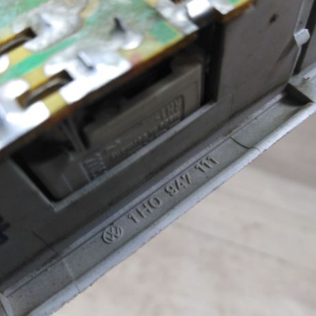 plafon-osveshheniia-salona-fonar-volkswagen-passat-b4-art-55050-big-1